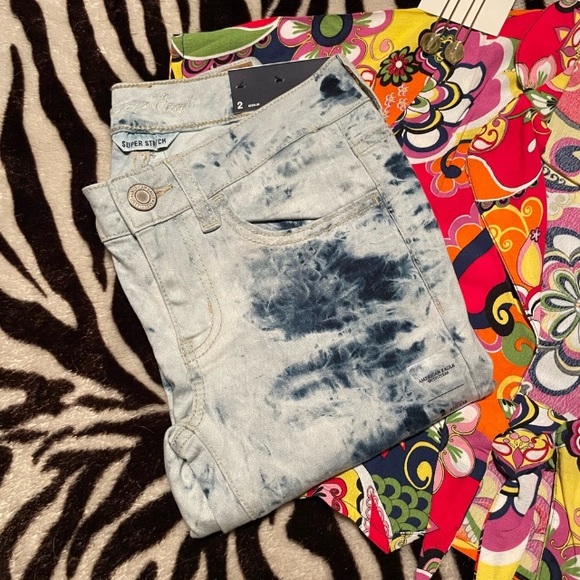 AEO Bleached Tye-Dye Skinny Jeans - Picture 3 of 8